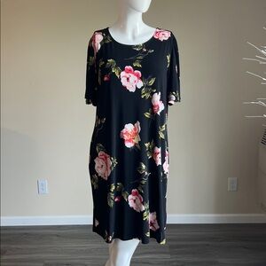 Women's Black Floral Dress:👗